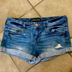 express jean shorts, size 2